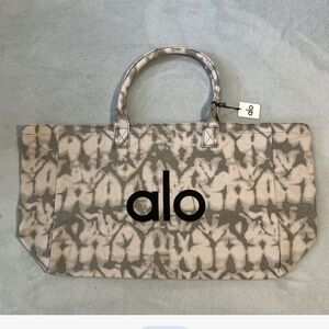 ALO Yoga Black and Gray Patterned Tote Bag